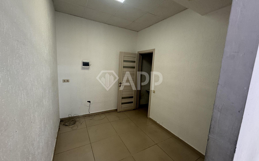 Сдам торговое помещение, 27,3 м² фото