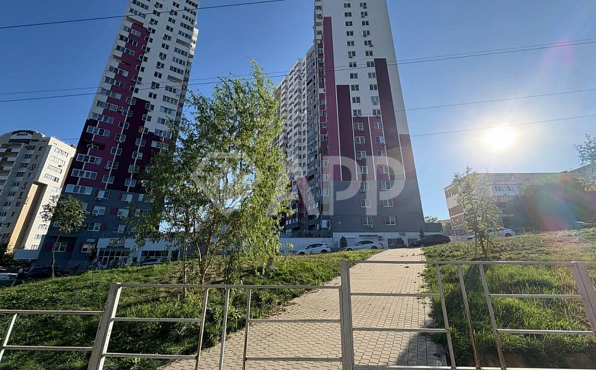 Сдаю торговое помещение 78 м² фото