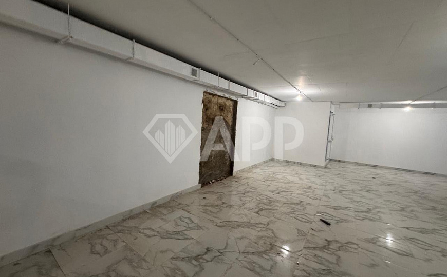 Сдам торговое помещение, 400 м² фото