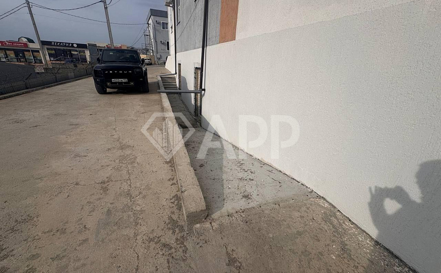 Сдам торговое помещение, 400 м² фото