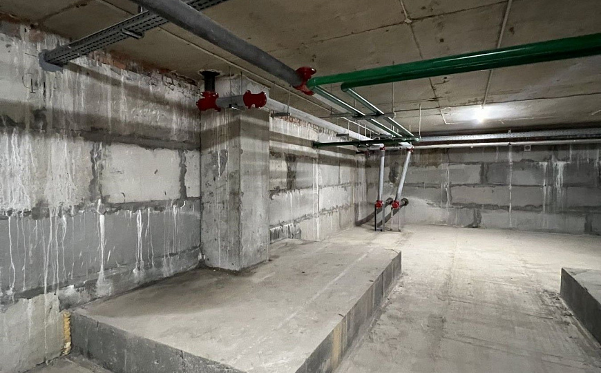 Цоколь в паркинге  2 500 м² фото