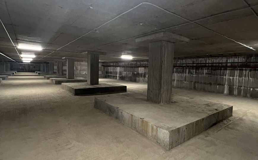 Цоколь в паркинге  2 500 м² фото