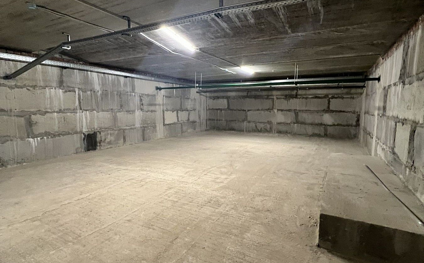 Цоколь в паркинге  2 500 м² фото