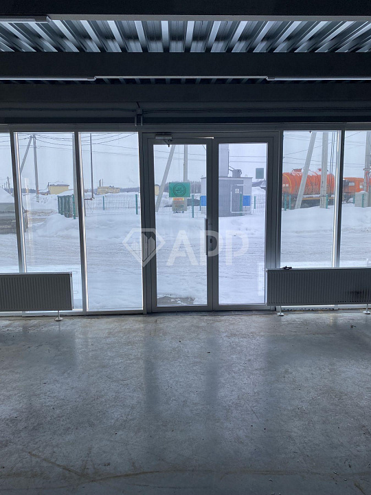 Помещение в аренду рядом с ТЦ фото