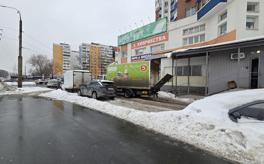 Продам торговое помещение 793 м.кв. фото