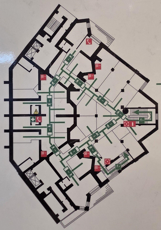 Продам торговое помещение 793 м.кв. фото