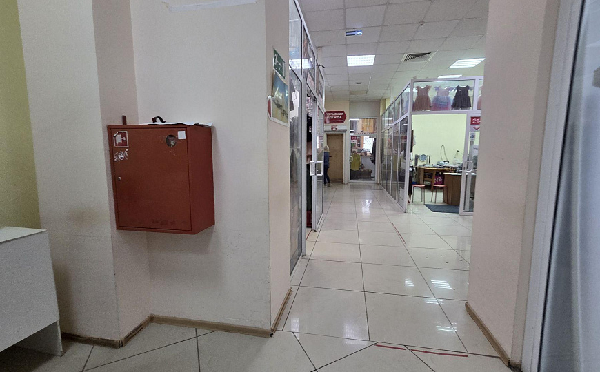 Продам торговое помещение 793 м.кв. фото