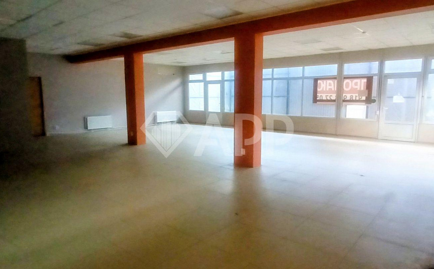 Продам отдельно стоящее здание, 221 м² и зем.участок 700 м². фото