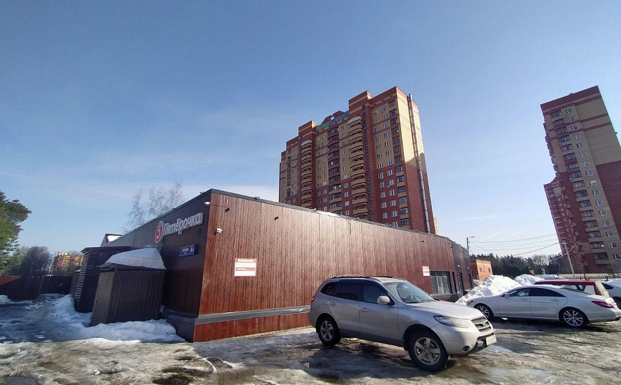 Сдается торговая площадь 26.5м2 в трафиком месте, отлично подойдёт под овощи/фрукты/мясо фото