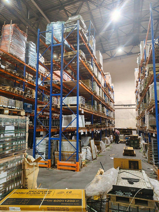 Теплый склад 700 м², высота 8 м, 250 кВт, ворота 4 м, 1 км от МКАД фото