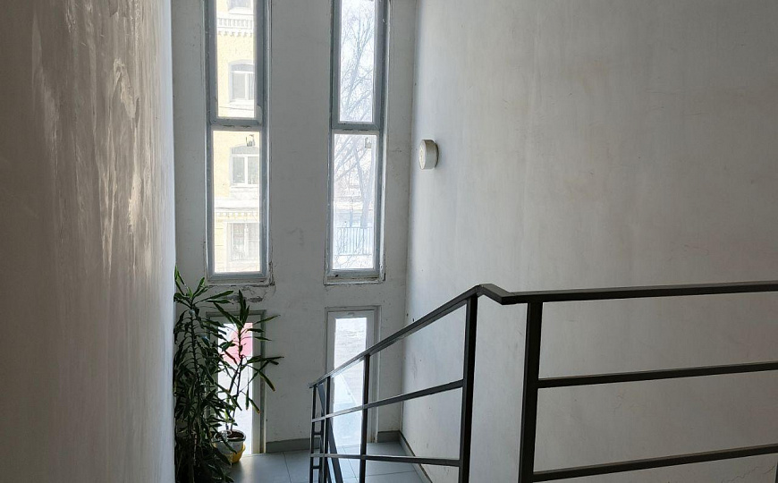 Статусный офис в центре с видом на Волгу фото