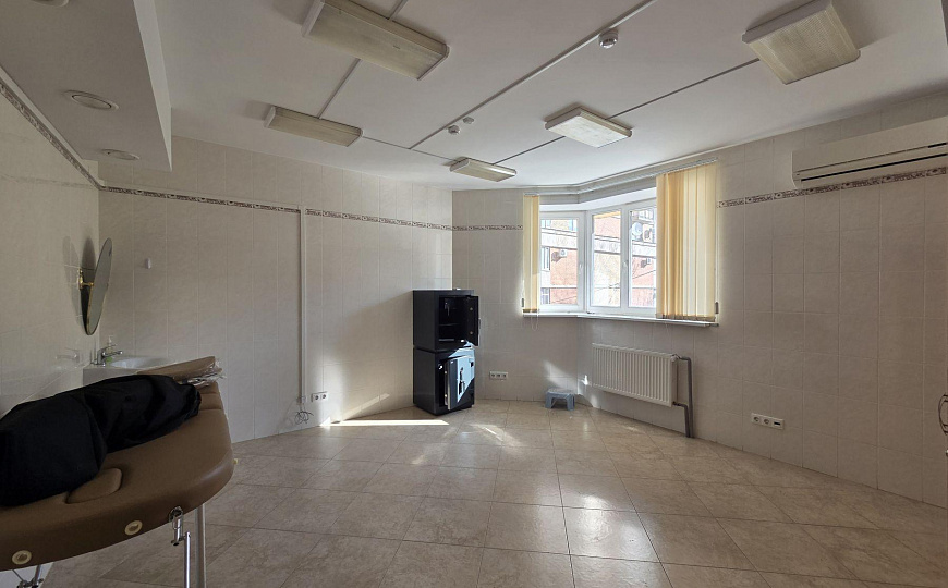 Сдам офисное помещение, 250 м² фото