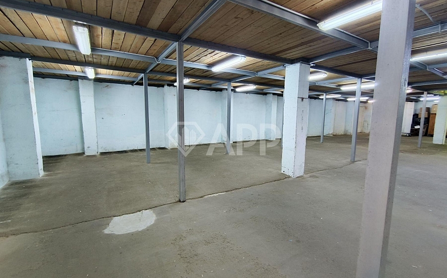 Сдаю склад возле Красной площади, 1 050 м² фото