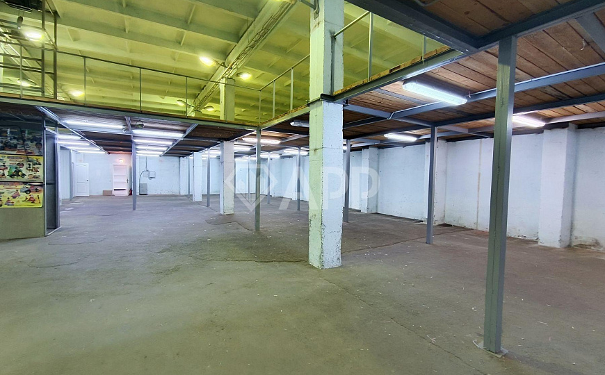 Сдаю склад возле Красной площади, 1 050 м² фото