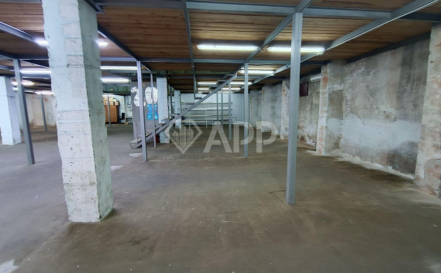 Сдаю склад возле Красной площади, 1 050 м² фото