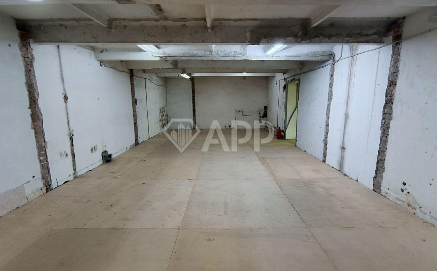 Сдаю склад возле Красной площади, 1 050 м² фото