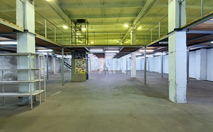 Сдаю склад возле Красной площади, 1 050 м² фото