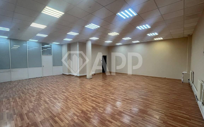 Офис в центре с парковкой у озера фото