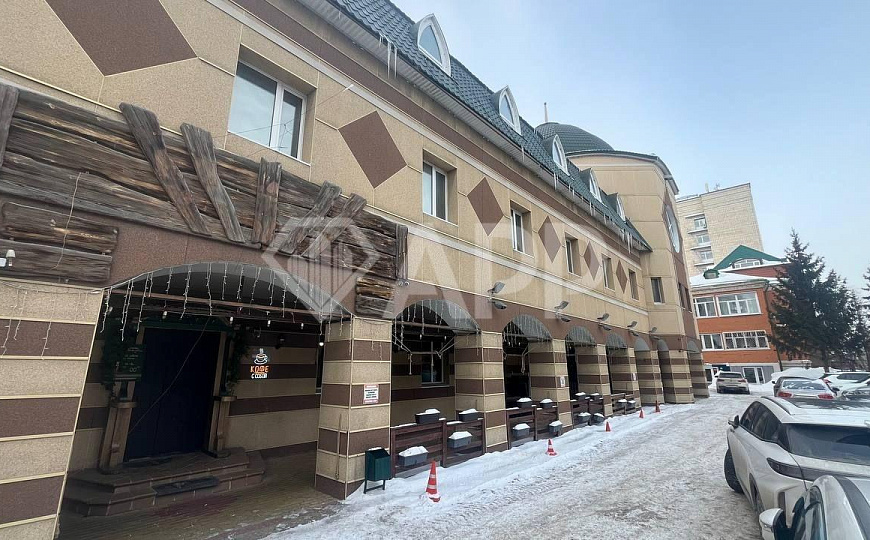 Офис в центре с парковкой у озера фото