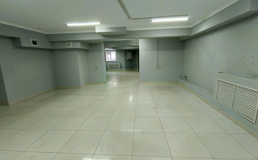 110 м2, в плотном жилмассиве фото