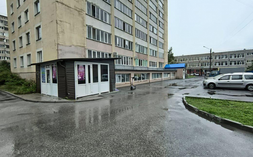 110 м2, в плотном жилмассиве фото