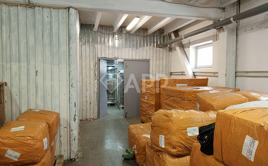 Склад с антресолью и свом подъёмником, 266 м² фото