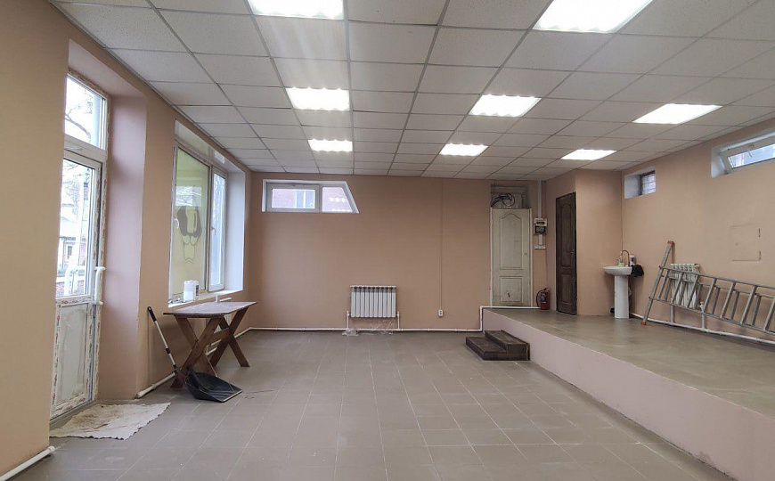 Отдельно стоящее здание на трафике, 69 м2 фото