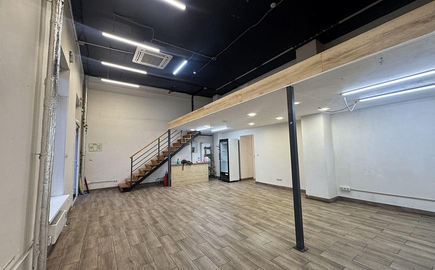 Сдам торговое помещение, 63,7 м² фото