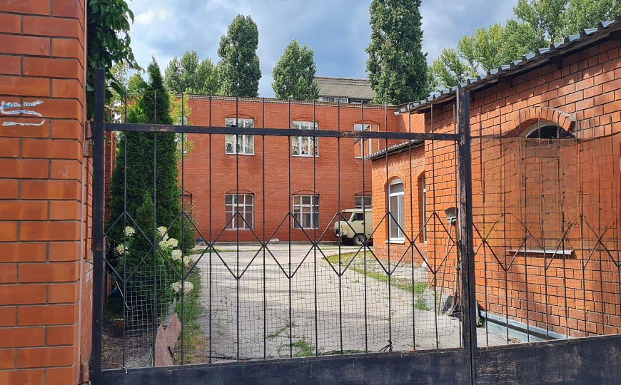 Офис с парковкой в центре. 258 м2 фото