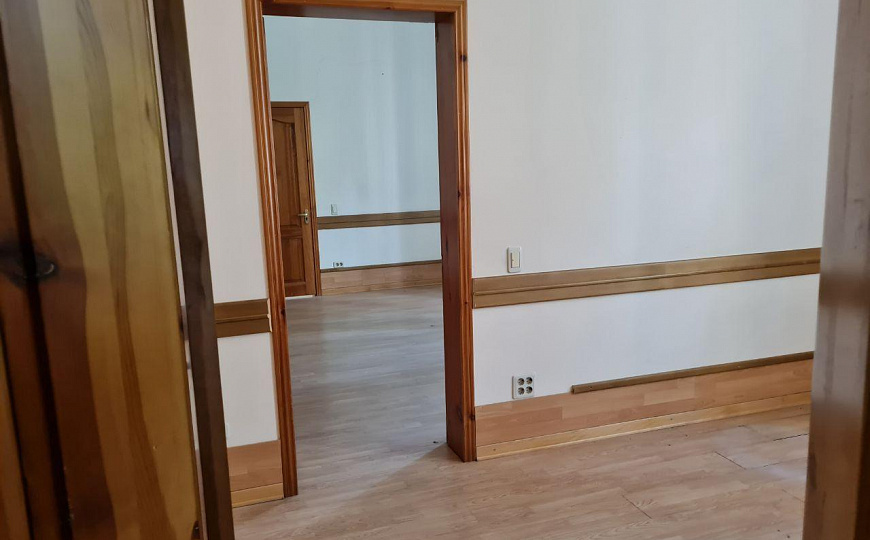 Офис с парковкой в центре. 258 м2 фото