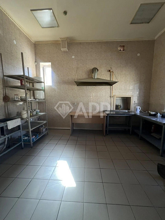 Продам помещение свободного назначения, 623,8 м², земля 11.5 соток фото