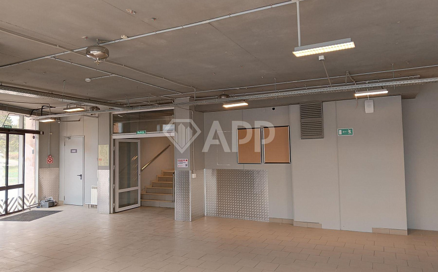 Сдаю отдельно стоящее здание на первой линии, 470 м² фото