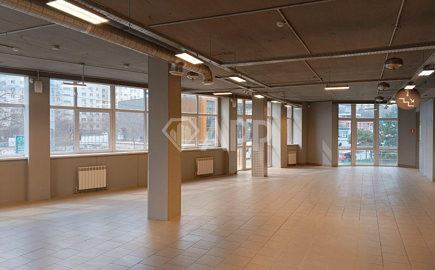 Сдаю отдельно стоящее здание на первой линии, 470 м² фото