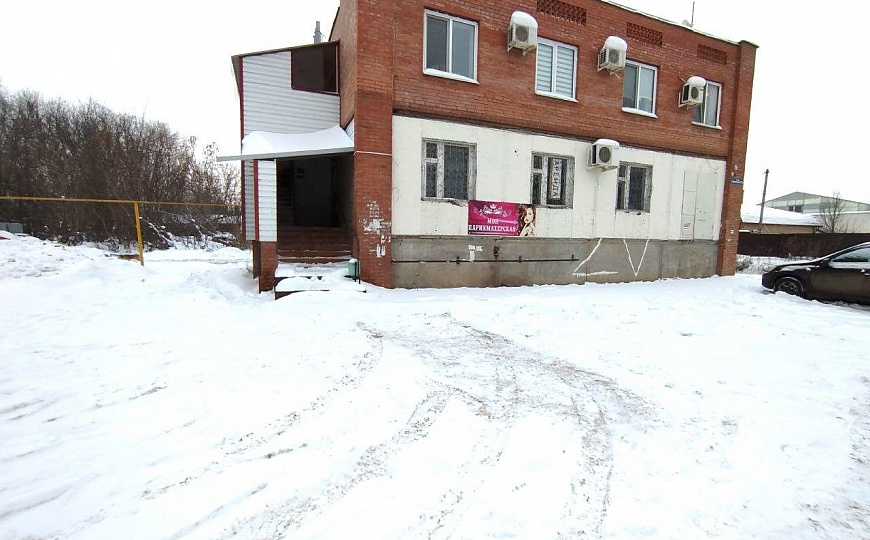 Помещения под магазин, офис 80 м2 фото