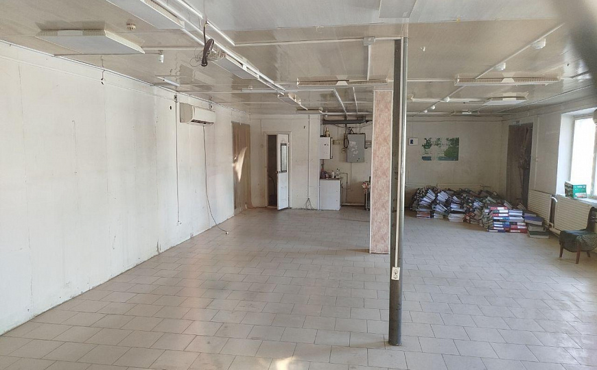 Помещения под магазин, офис 80 м2 фото