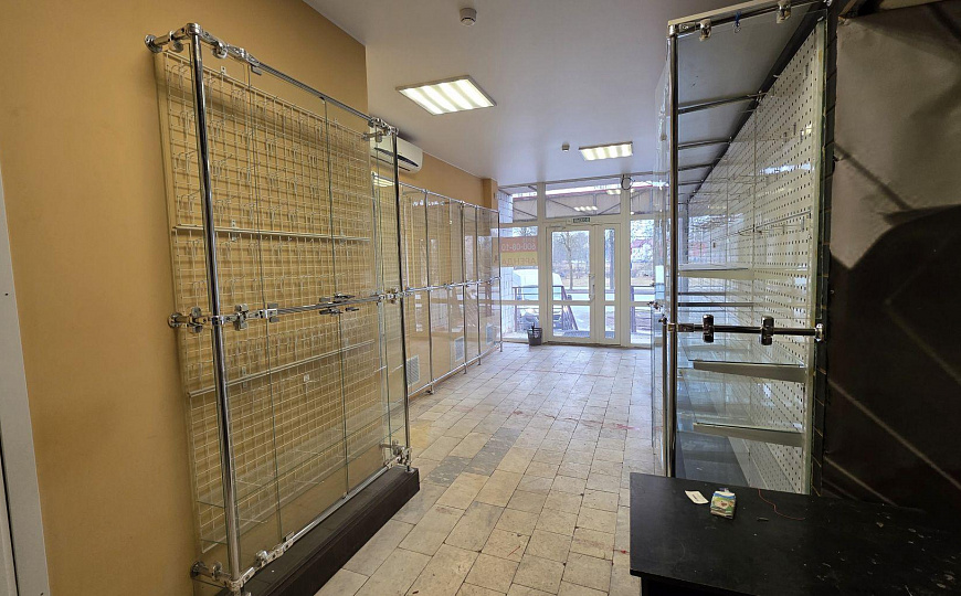 Сдам торговое помещение, 54,3 м² фото