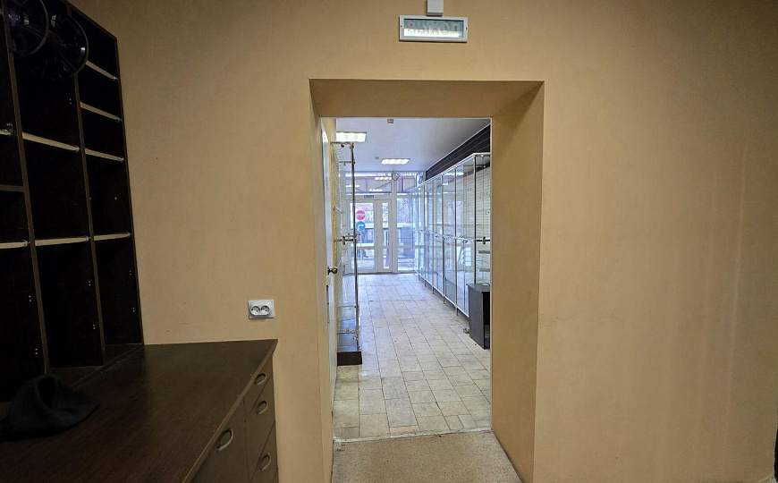 Сдам торговое помещение, 54,3 м² фото