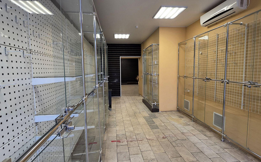 Сдам торговое помещение, 54,3 м² фото