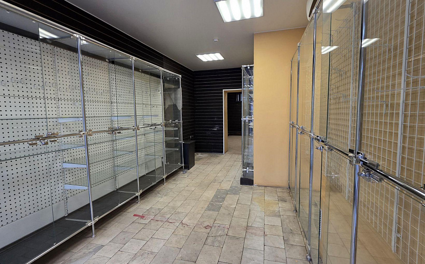 Сдам торговое помещение, 54,3 м² фото