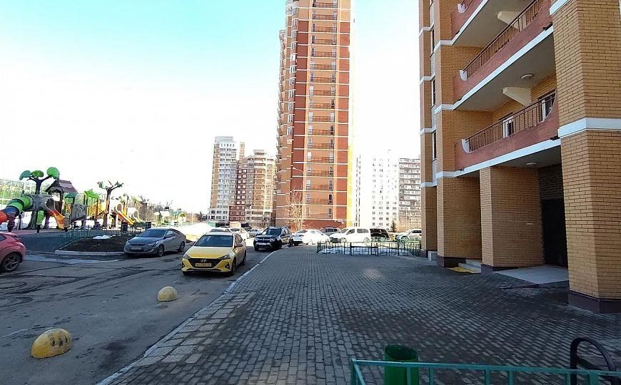 Сдам торговое помещение 88 м² в ЖК Кучино. ОТДЕЛЬНЫЙ ВХОД. Конкуренции нет! фото