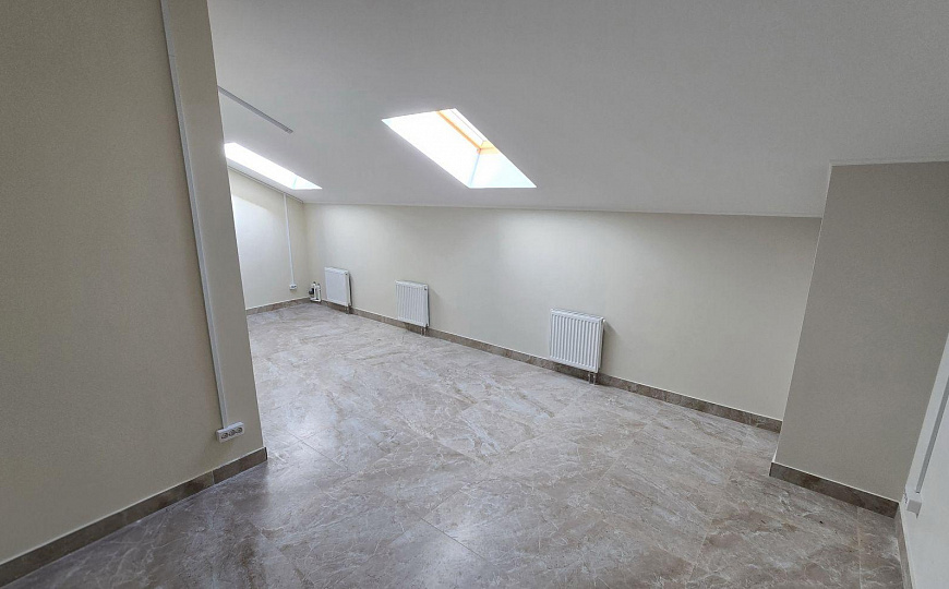 Новый офис 23 м² с водой и с парковкой. фото