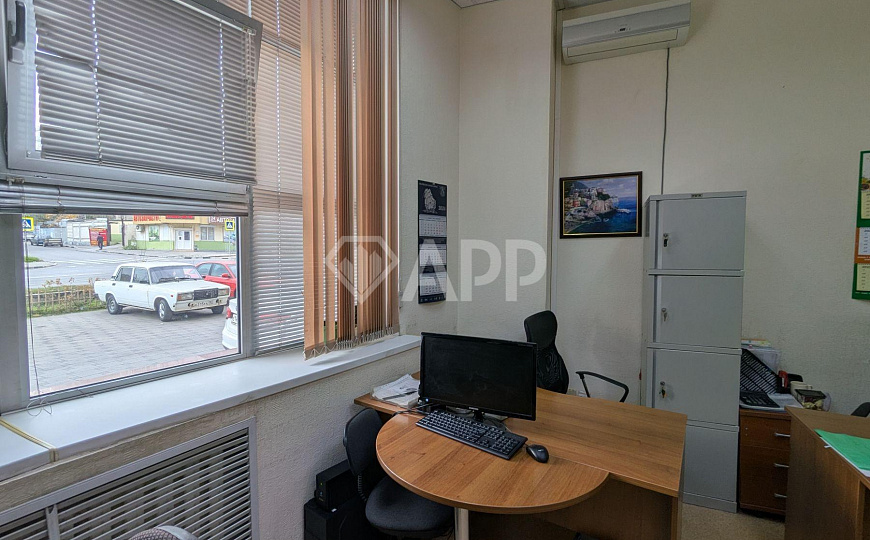 Сдаю офисное помещение с ремонтом в центре, 296 м² фото