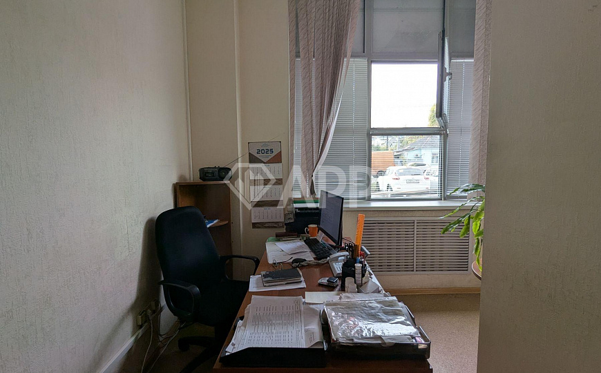 Сдаю офисное помещение с ремонтом в центре, 296 м² фото