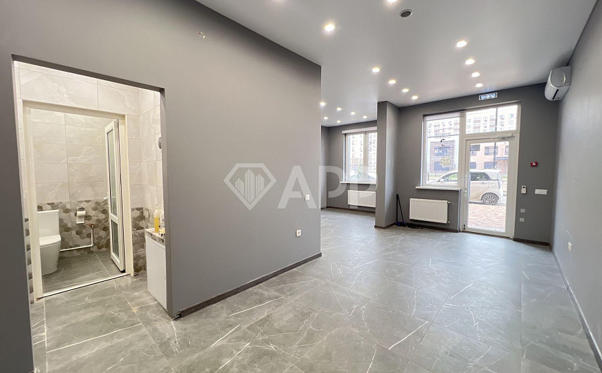 Сдаю торговое помещение, 43,5 м² с ремонтом  фото