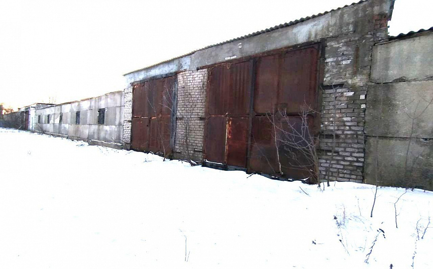 База 1467 м² с земельным участком фото