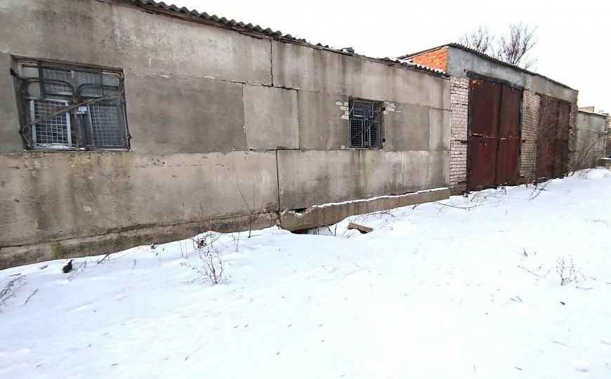 База 1467 м² с земельным участком фото