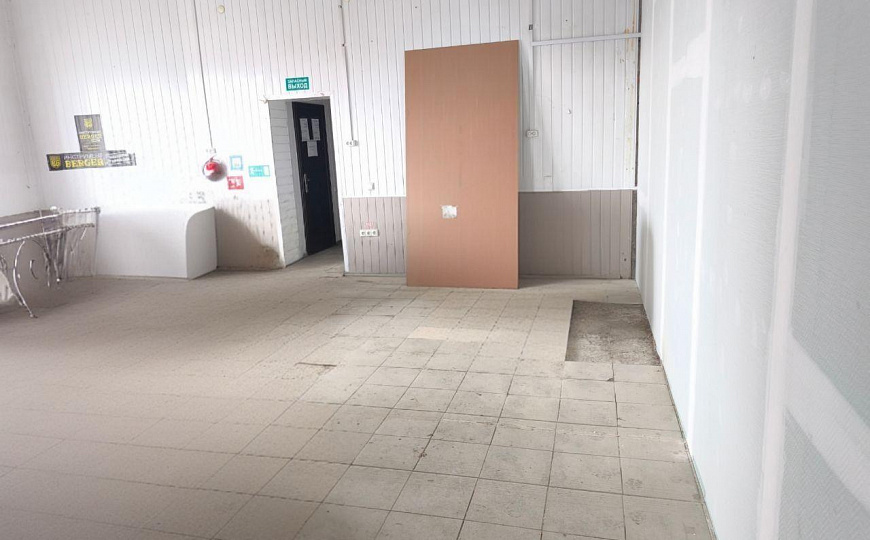 СДАМ ПОМЕЩЕНИЕ 35 М² ПОД АПТЕКУ / ПВЗ / КИНЕЛЬ / УДОБНЫЙ ПОДЪЕЗД / ВИДНО С ДОРОГИ фото