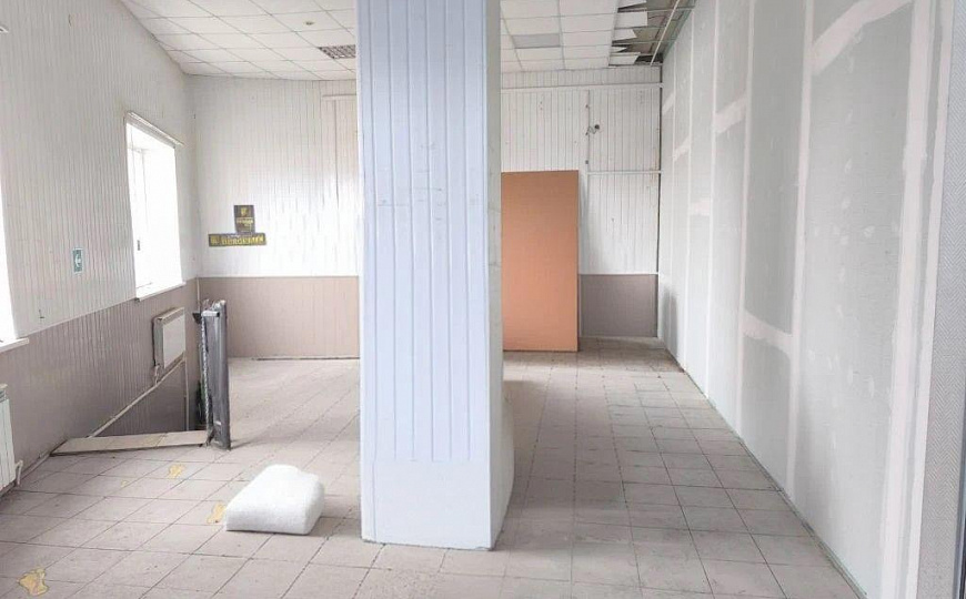 СДАМ ПОМЕЩЕНИЕ 35 М² ПОД АПТЕКУ / ПВЗ / КИНЕЛЬ / УДОБНЫЙ ПОДЪЕЗД / ВИДНО С ДОРОГИ фото
