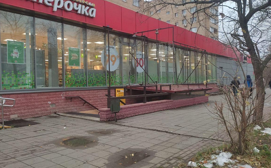 Сдам торговое помещение 300 м² в цоколе. Балашиха, ул. Спортивная фото