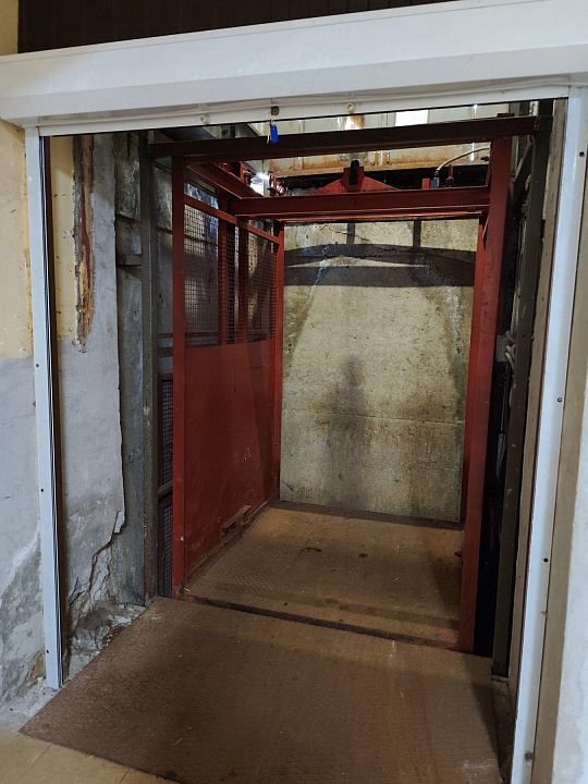 Сдам торговое помещение 300 м² в цоколе. Балашиха, ул. Спортивная фото